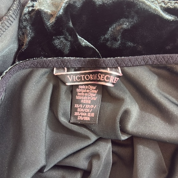 Victoria's Secret Black Fitted Cut Out Velvet Bodysuit Size XS/S - Picture 3 of 5